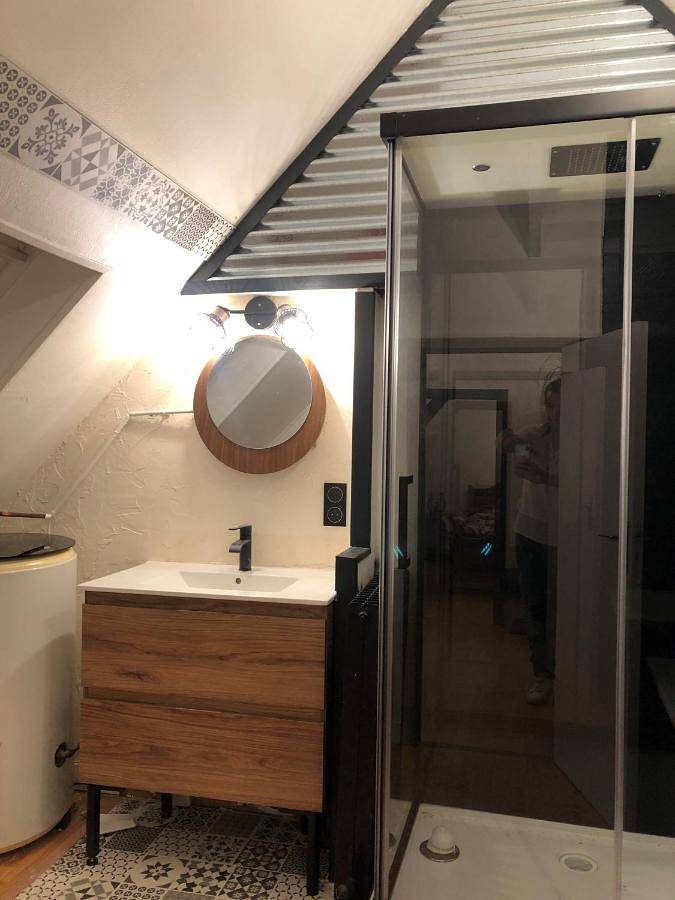 Appartement entier, One-Bedroom Apartment in Lesneven, Région de Brest