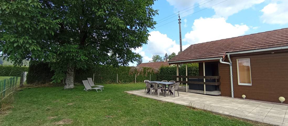 Chalet pour 4 personnes, avec jardin ainsi que vue sur le lac et terrasse dans le Jura - 3