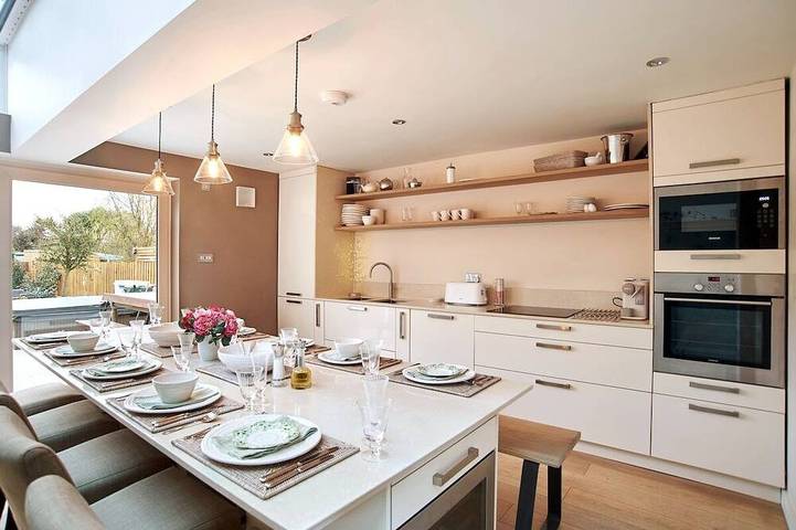 Holiday rental for 10 people, with garden and balcony as well as hot tub in Hythe