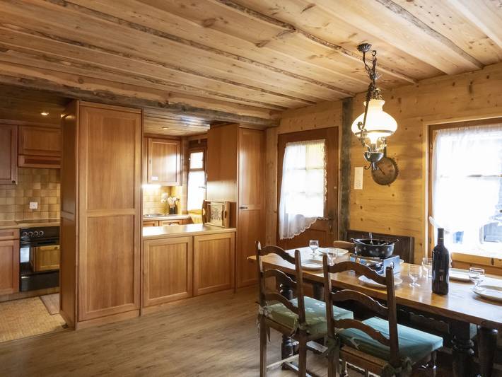 Location de vacances pour 6 personnes, avec terrasse ainsi que jardin et vue à Bagnes - 3