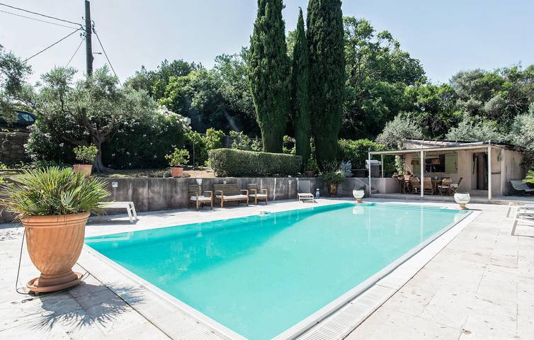 Ferienhaus für 12 Personen, mit Terrasse und Pool sowie Garten - 1