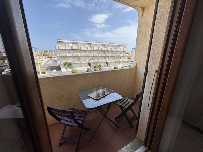 Ganze Wohnung, 2-Zimmer-Wohnung mit Terrasse, 300m vom Strand, privater Parkplatz in Port-la-Nouvelle, Mittelmeerküste (Frankreich)