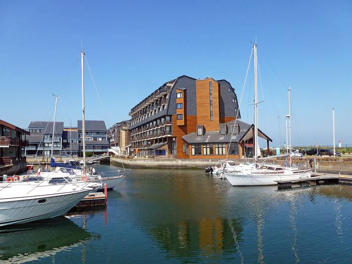 Entire apartment, Les Marinas in Deauville, Lisieux region