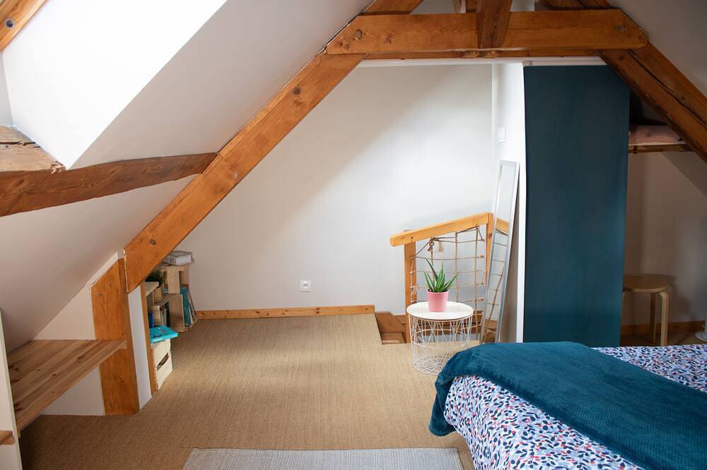 Appartement entier, Gîte \"Chez Rozenn & Mewen\" dans ancien corps de ferme rénové in Romanswiller, Nord de l'Alsace