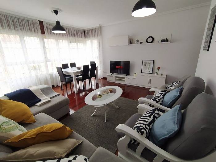 Entire holiday apartment, 130 m2 duplex next to the beaches of Cuchia in Cuchía, Miengo