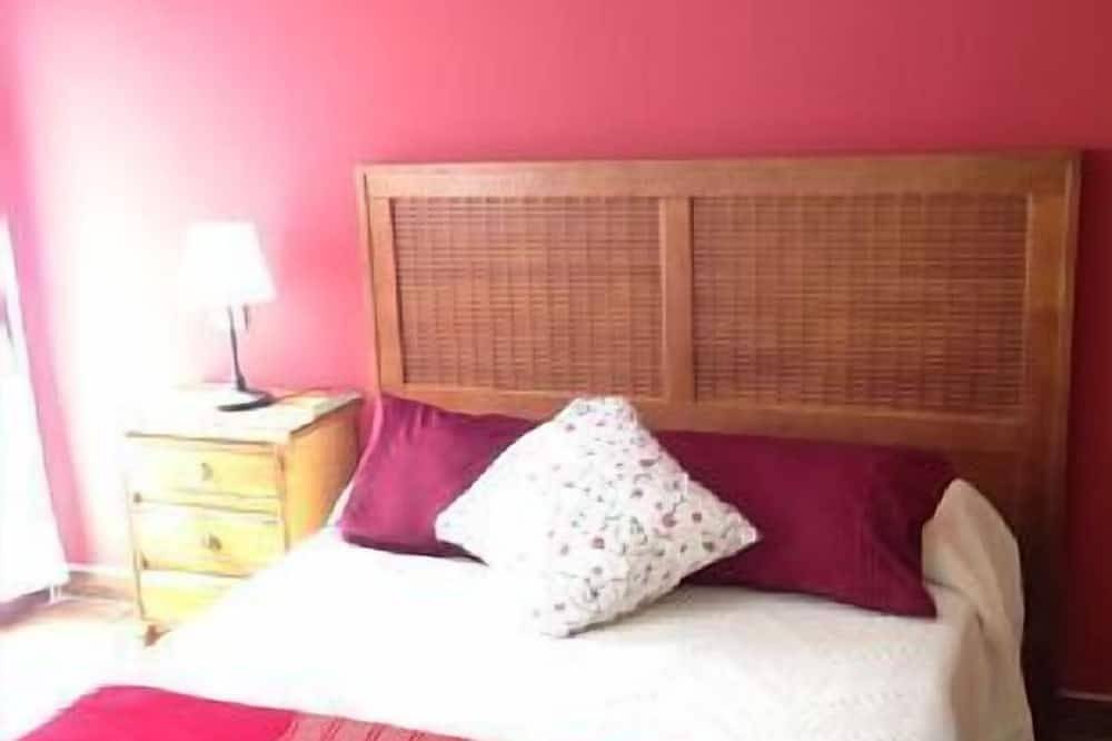 La Plazuela Navaluenga en pleno centro de Navaluenga.Muy reformada y confortable in Navaluenga, Valle del Alberche