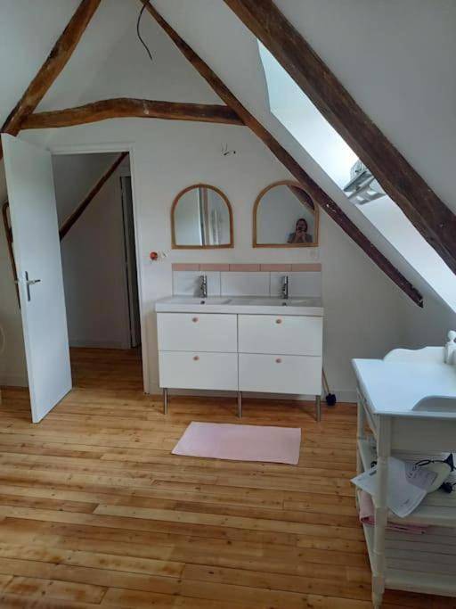 Maison, calme avec cheminée. in Botmeur, Région de Châteaulin