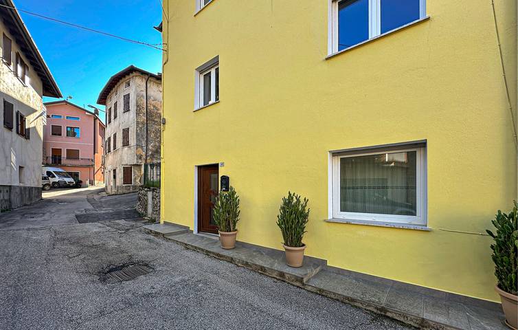 Flussufer-Rückzugsort mit WLAN, TV und Parkplatz – in der Nähe des Flusses Piave in Longarone, Schiaragruppe