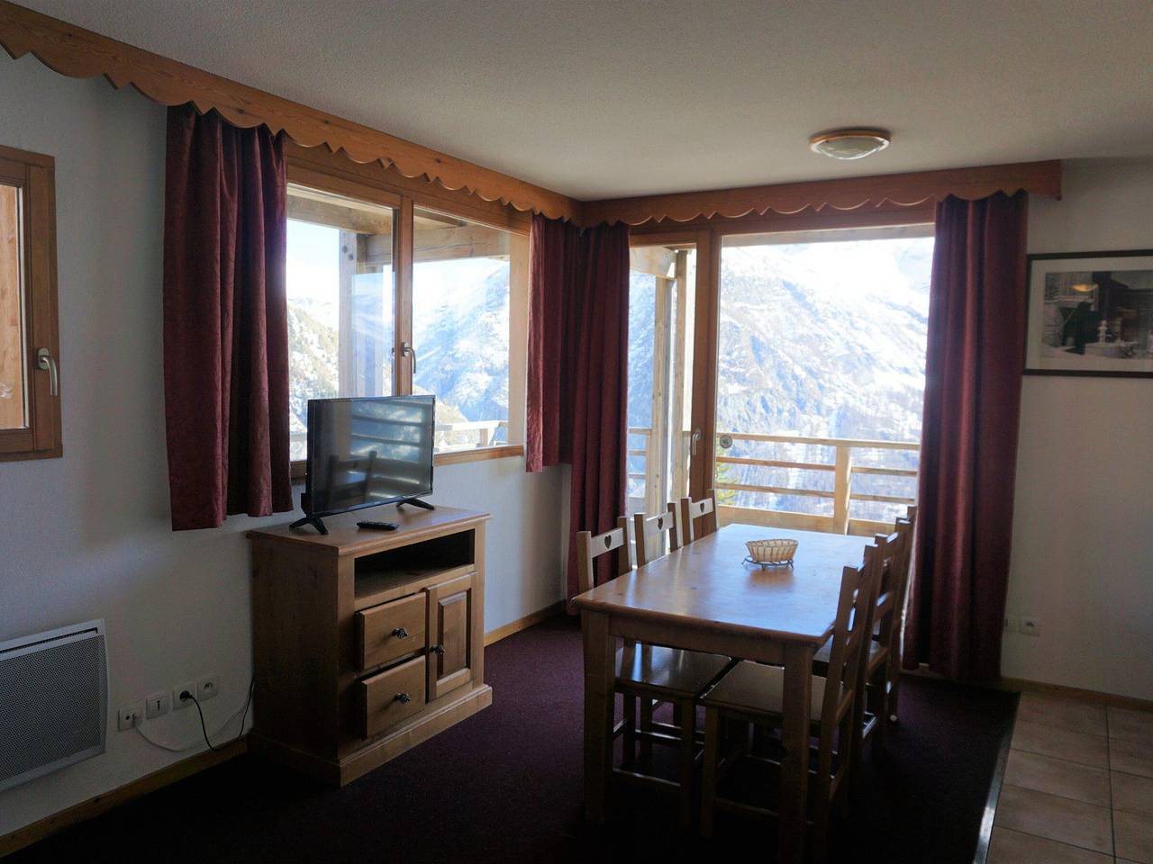 Ganze Wohnung, 3-Zimmer-Wohnung für 6 Personen, Balkon, Südlage, Wifi, nah an den Pisten und Geschäften in Orcières, Nationalpark Écrins