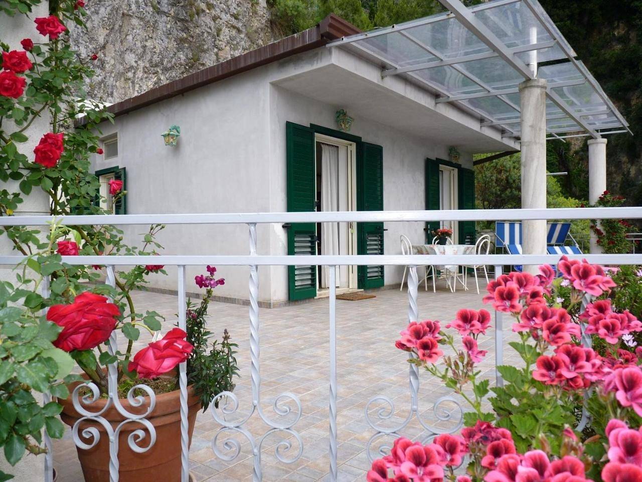 Double  or Twin Room with Private External Bathroom in Spiaggia d'Arienzo, Positano