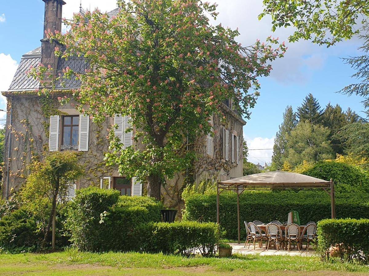Villa Mura gite luxe avec piscine et spa campagne et grand air nouvelle Aquitaine Corrèze in Neuvic, Région d'Ussel