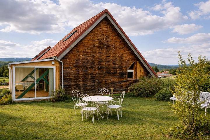 Gîte pour 6 personnes, avec jardin et vue à Espezel