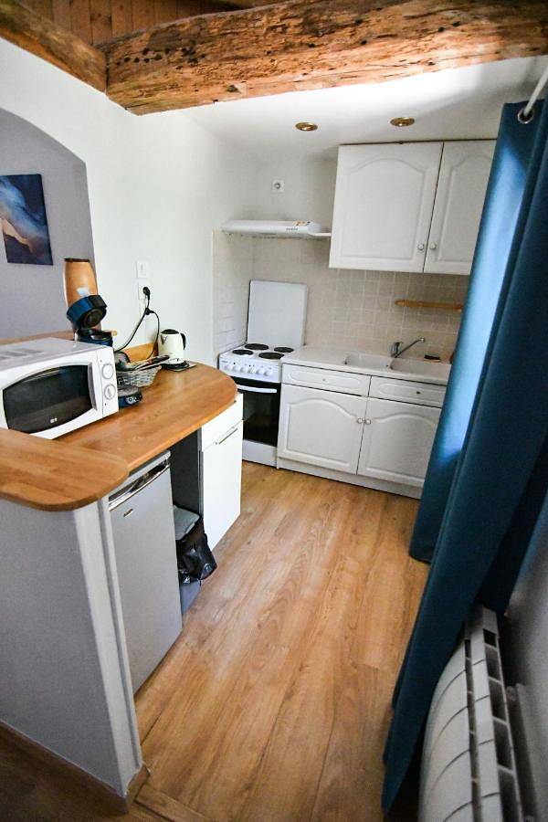 Location de vacances pour 2 personnes, avec vue ainsi que piscine et jardin à Falleron - 3