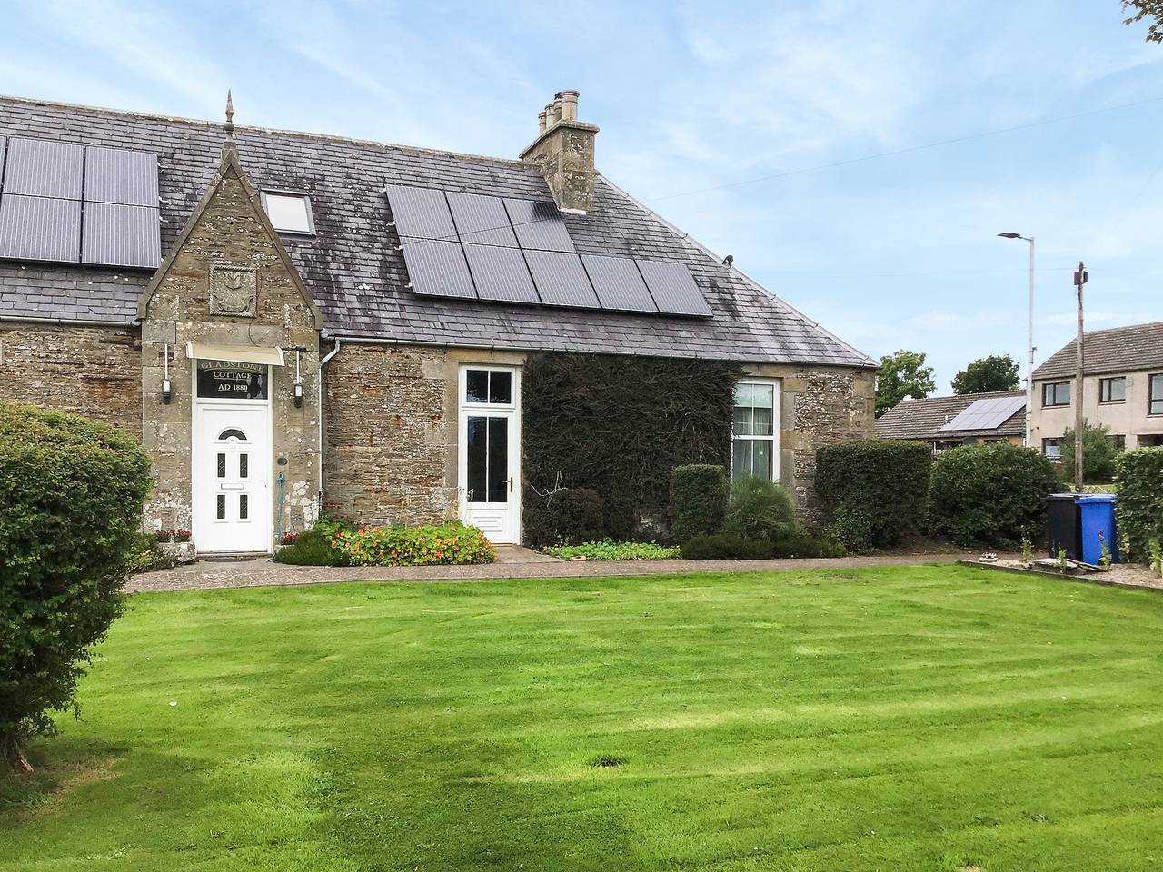Gladstone Cottage in Highlands