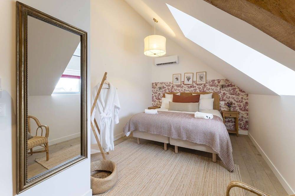 Maison Castel - A haven of peace near Deauville in Cricquebœuf, Lisieux region
