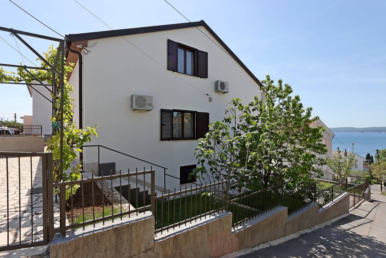 Ganze Wohnung, 1-Zimmer-Ferienwohnung mit Balkon und Meerblick Selce, Crikvenica A-2362-a in Selce, Primorje-Gorski Kotar