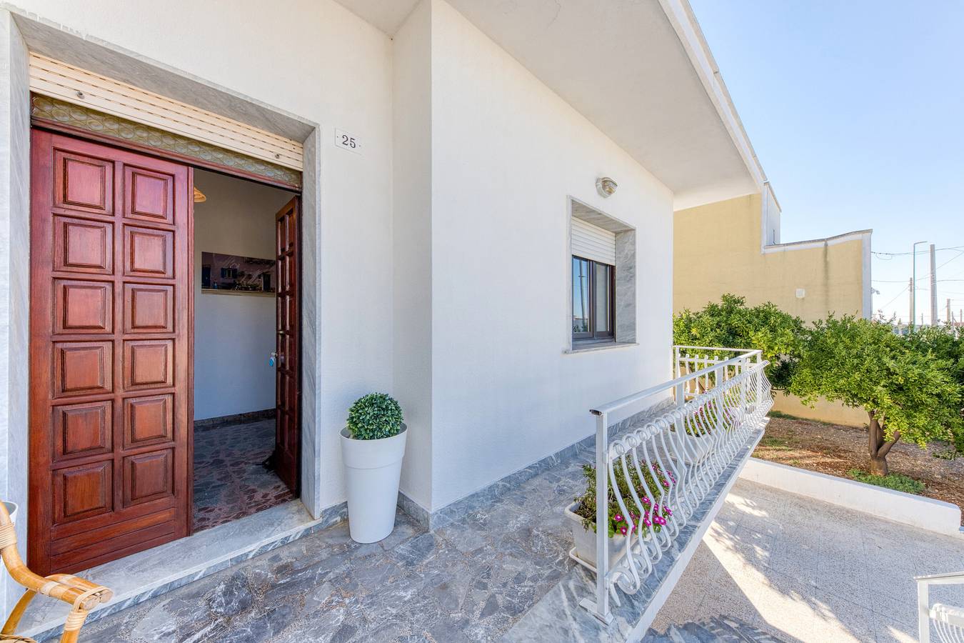 Apartamento entero, Apartamento 'Villetta Municipio - Salento' con Terraza Privada, Wi-Fi y Aire Acondicionado in Castrignano del Capo, Golfo de Tarento