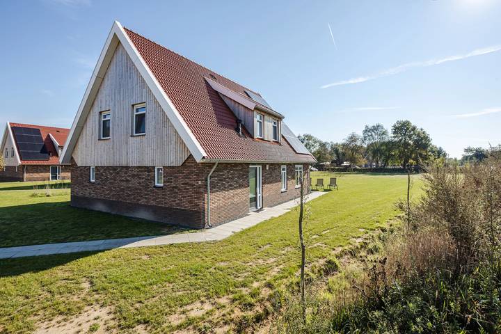 Bungalow voor 12 personen, met terras en balkon/terras in de Achterhoek