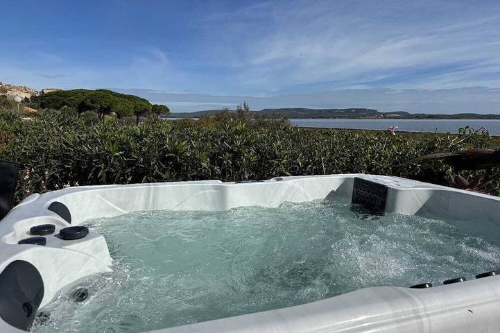 Holiday home for 8 people in Bages (Aude)