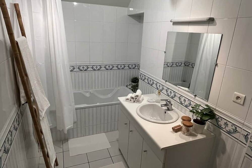 La Maison d’Odette : la chambre Hortensia in Saint-Rémy-du-Plain, Fougères-Vitré