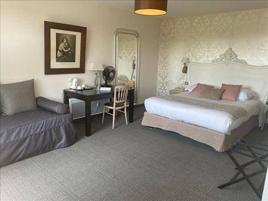 Hôtel pour 2 personnes, avec jardin dans La Vaupalière - 2