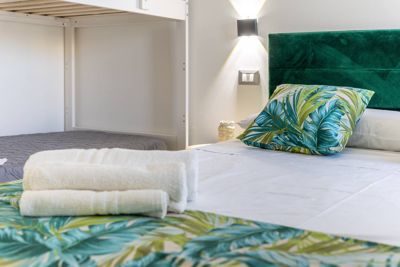 Apartamento entero, Apartamento "Savana Gialla" con terraza privada y Wi-Fi in Granelli, Provincia de Siracusa