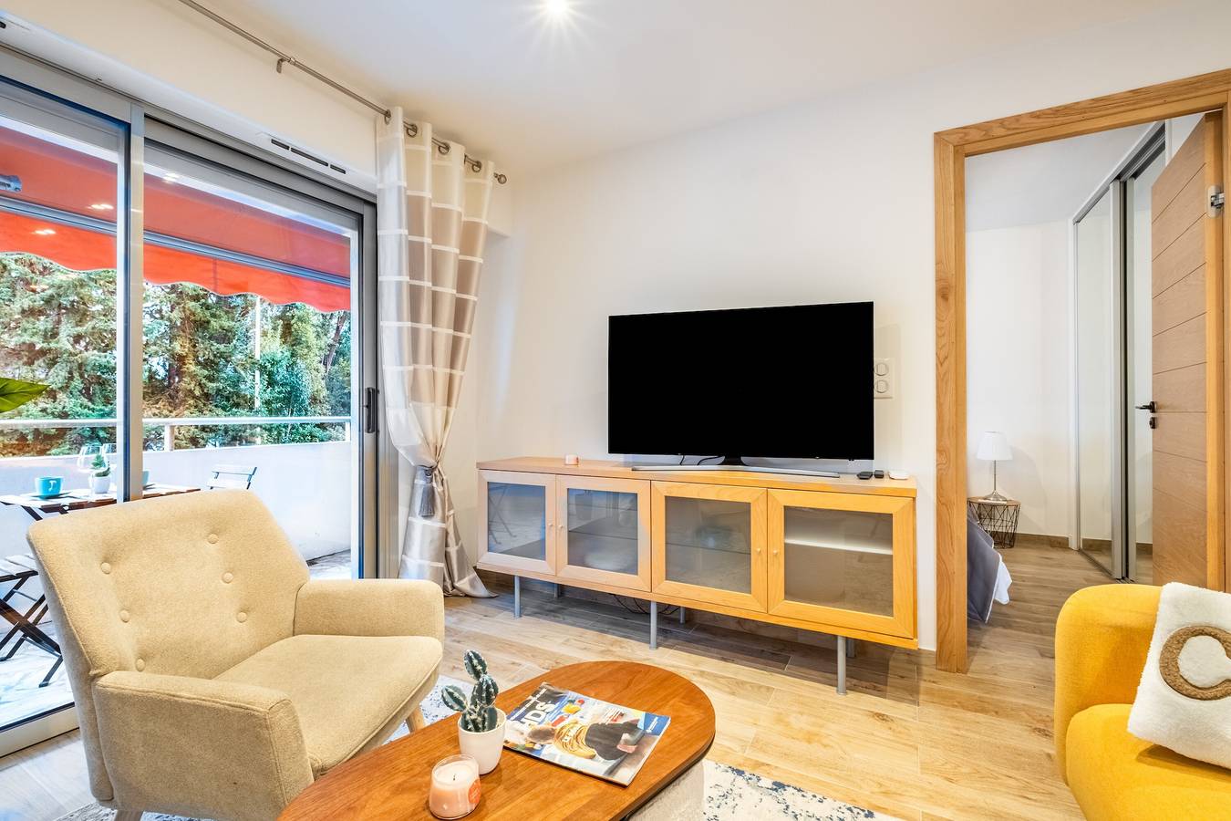 Entire apartment, Apartment 'Cosy' with Balcony, Wi-Fi and Air Conditioning in Cannes, Cannes region