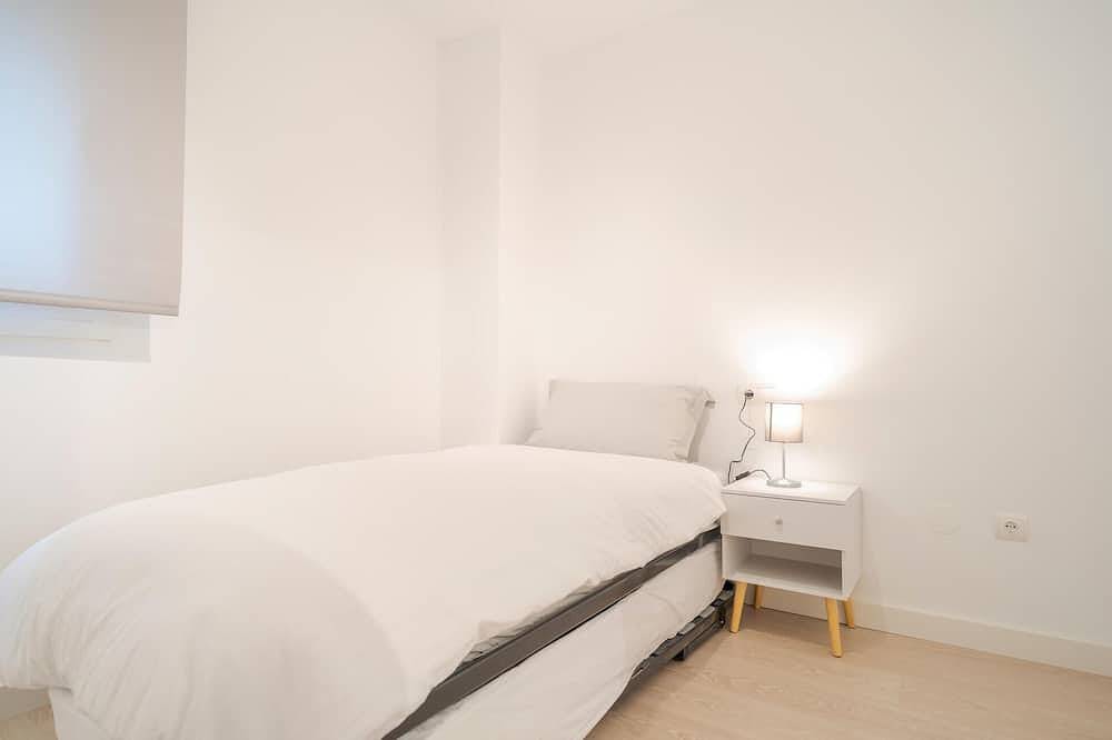 Ganze Wohnung, Gemütliche 4-Zimmer-Wohnung in Málaga in Carretera de Cádiz, Malaga