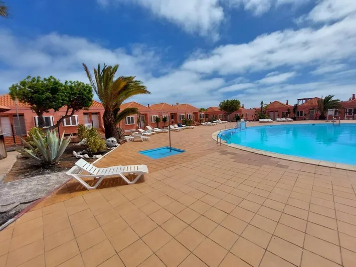 Apartamento de vacaciones para 6 personas, con terraza y piscina - 1