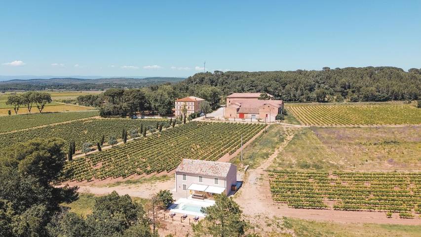 Gîte pour 10 personnes, avec jardin ainsi que terrasse et piscine à Narbonne - 3