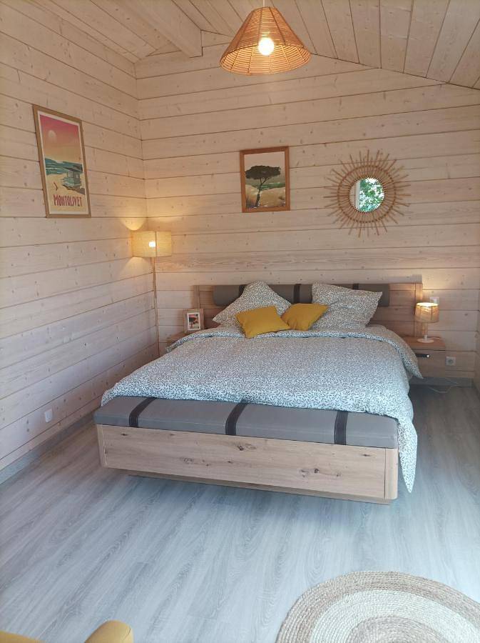 Location de vacances pour 2 personnes, avec terrasse ainsi que jardin et vue à Vendays-Montalivet - 3