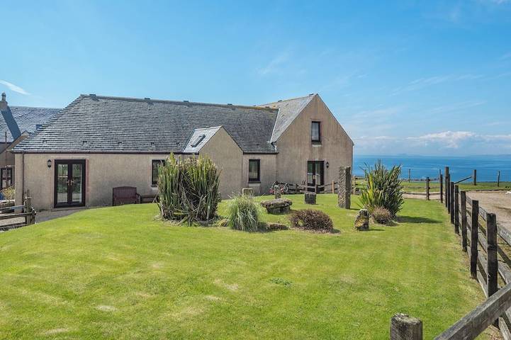 Cottage for 3 people, with garden, with pets on Isle of Arran