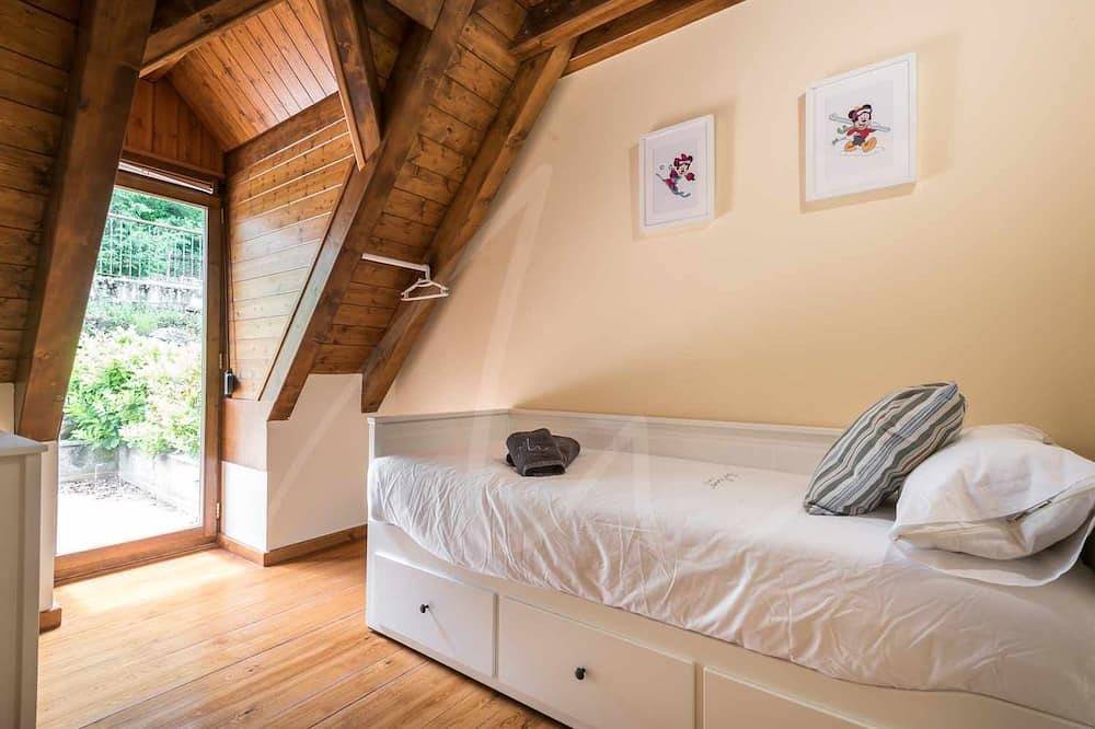 Casa Artiga de Lin by Seamount Rentals in es Bòrdes, Catalan Pyrenees