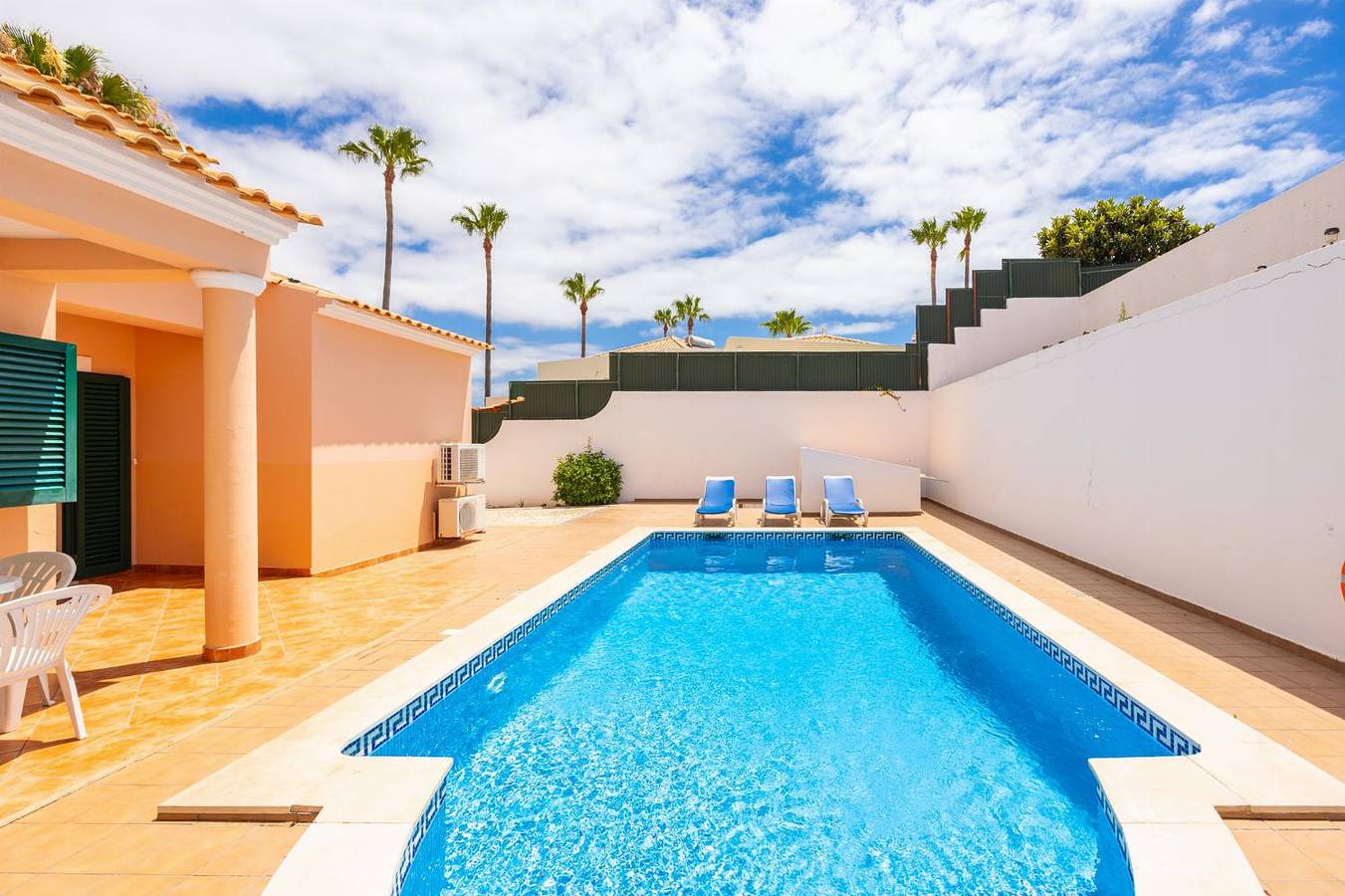 Villa für 7 Personen mit Balkon in Vale de Santa Maria, Albufeira