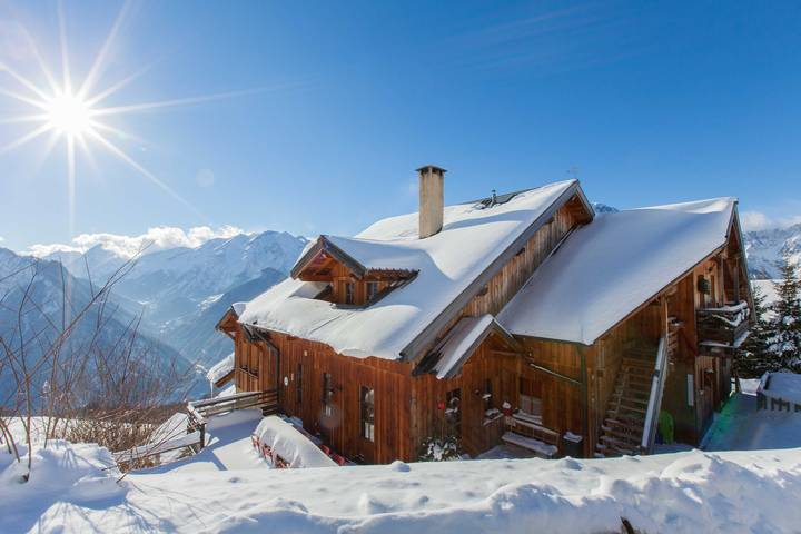 Gîte pour 4 personnes, avec piscine ainsi que jacuzzi et sauna, animaux acceptés à Villard-Reculas