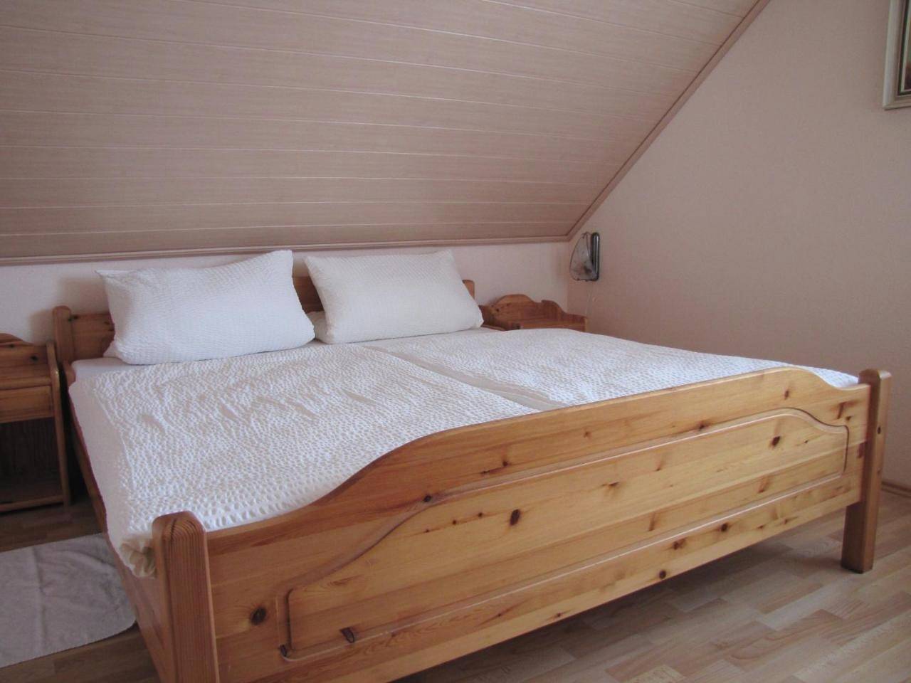 Double Room with Private Bathroom in Briedel, Traben-Trarbach et ses environs