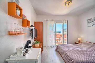 Maison d’hôte pour 2 personnes, avec jardin ainsi que terrasse et vue dans Hvar