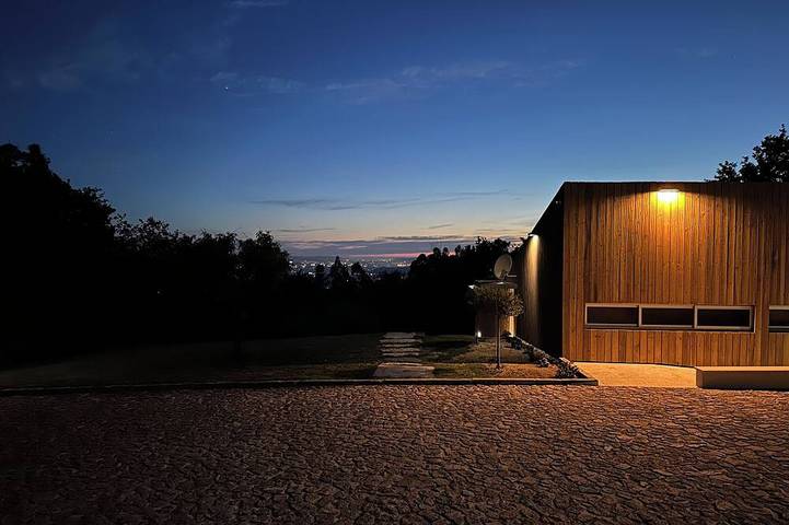 Gîte pour 8 personnes, avec jardin dans Vilarinho (Valdosende)