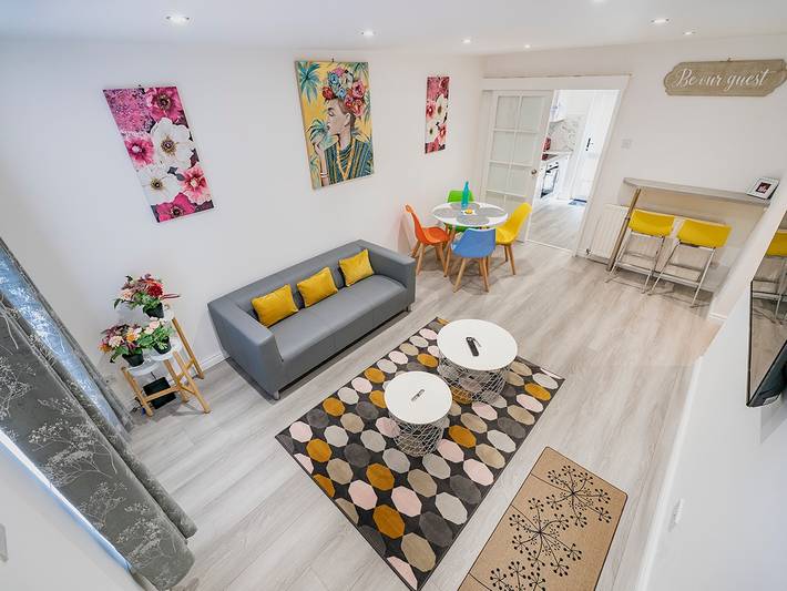 Last minute apartment for 4 people in Belfast