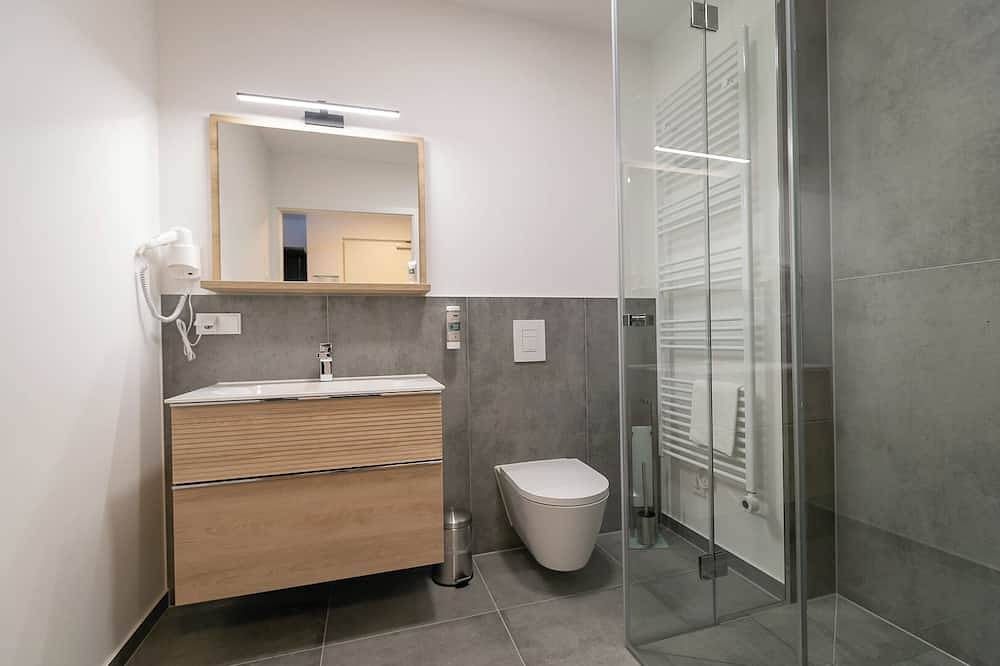 Ganze Wohnung, Großzügiges Apartment im 1.Og mit Lift in Berlin in Friedrichshain - Kreuzberg, Berlin