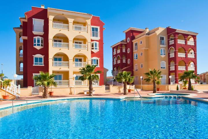 Ferienwohnung für 4 Personen, mit Balkon und Garten sowie Pool in Los Alcázares - 3