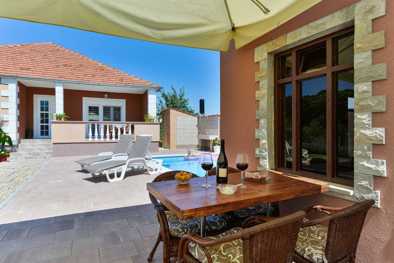 Holiday House Meri with pool in Benkovac, Grad Benkovac