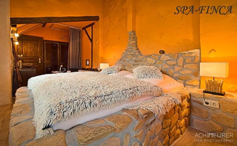 Vakantiehuis voor 4 personen, with terras and whirlpool as well as sauna - 1