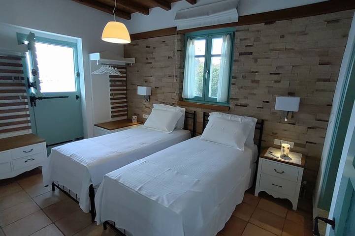 Villa pour 5 personnes, avec jardin dans Milos - 4