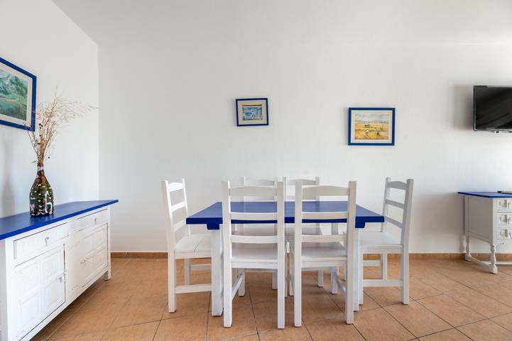 Apartamento entero, Apartamento 'Isla Blanca' con Aire acondicionado in Es Pujols, Formentera