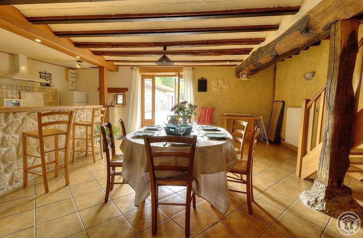 Gîte pour 7 personnes, avec terrasse dans Deux-Grosnes - 3