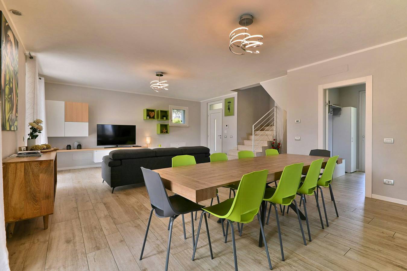 Villa con piscina e jacuzzi sul Garda in Manerba del Garda, Prealpi Gardesane