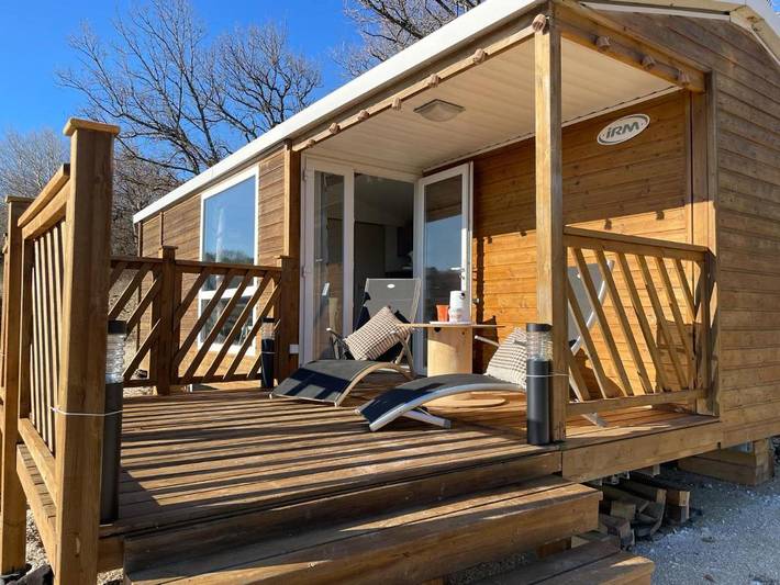 Location de vacances pour 4 personnes, avec Terrasse ainsi que Jardin et Vue à Salles-sous-Bois - 4