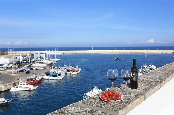 Casa sulla spiaggia per 4 persone, con balcone e idromassaggio in Puglia