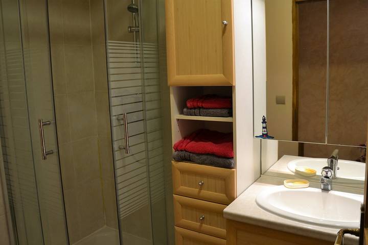 Gîte pour 10 personnes, avec jardin dans Rhône - 3